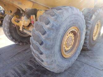 2014-caterpillar-725c-1455657-47343363