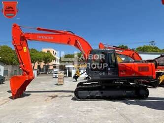 صورة ل معدات البناء 2023 هيتاشى ZX240 للبيع في الصّين