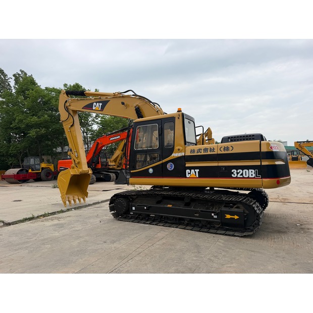 2017 Caterpillar 320BL-47343588
