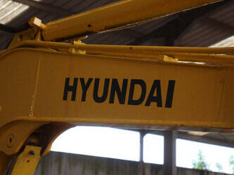 2011-hyundai-r60-7-1455708-47346963