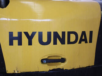 2011-hyundai-r60-7-1455708-47346967