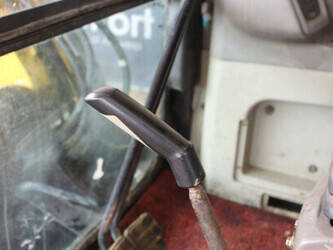 2011-hyundai-r60-7-1455708-47346971