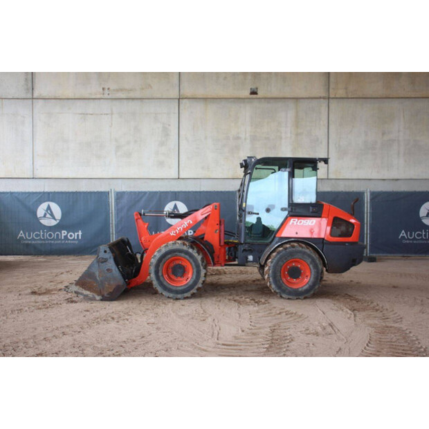 2023 KUBOTA R090-47347086