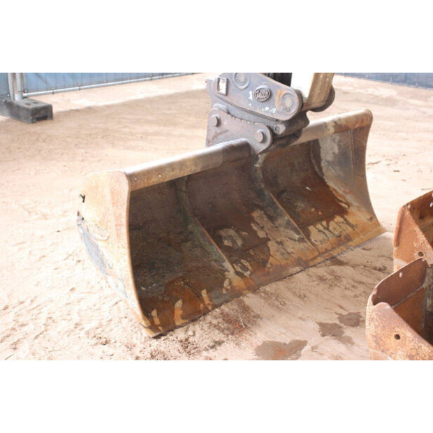 تاكوتشي TB175W-47347227