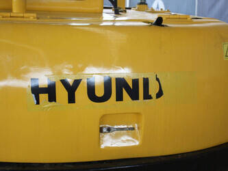 2011-hyundai-r55-7-47347458