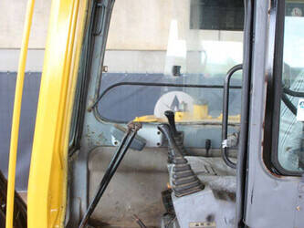 2011-hyundai-r55-7-47347459