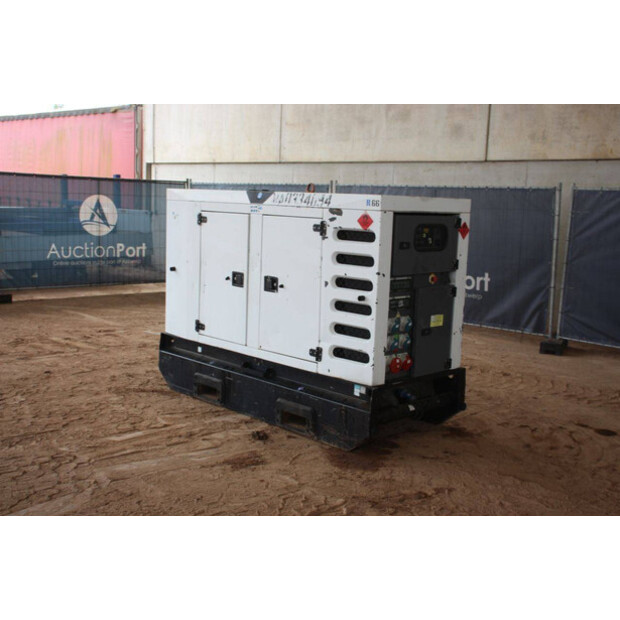 2010 اس دي ام او R66-47347490