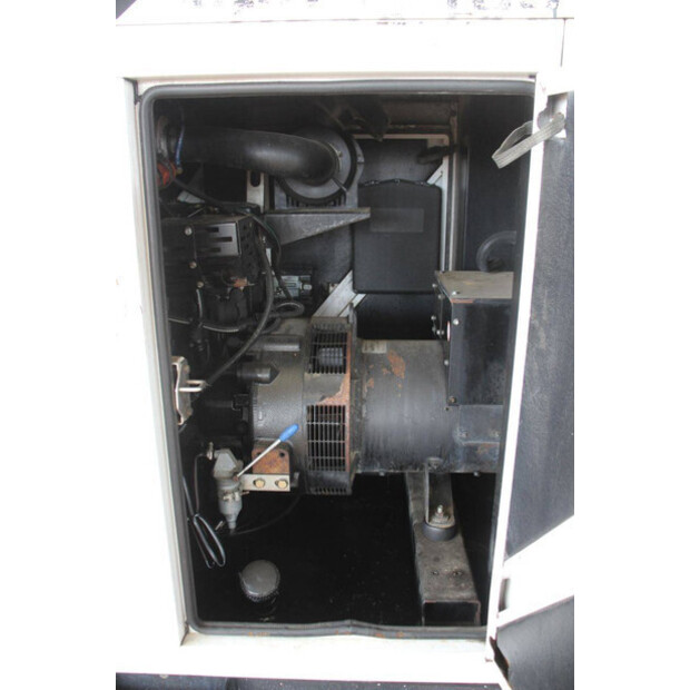2010 اس دي ام او R66-47347498