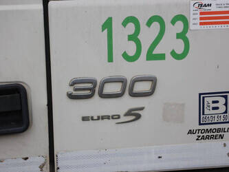2009-volvo-fm-300-1455729-47347629