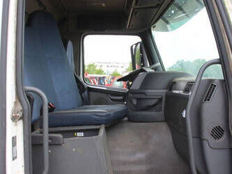 2009-volvo-fm-300-1455729-47347647