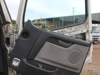 2009-volvo-fm-300-1455729-47347648