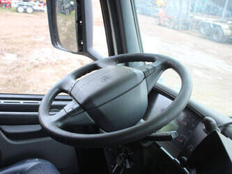 2009-volvo-fm-300-1455729-47347652