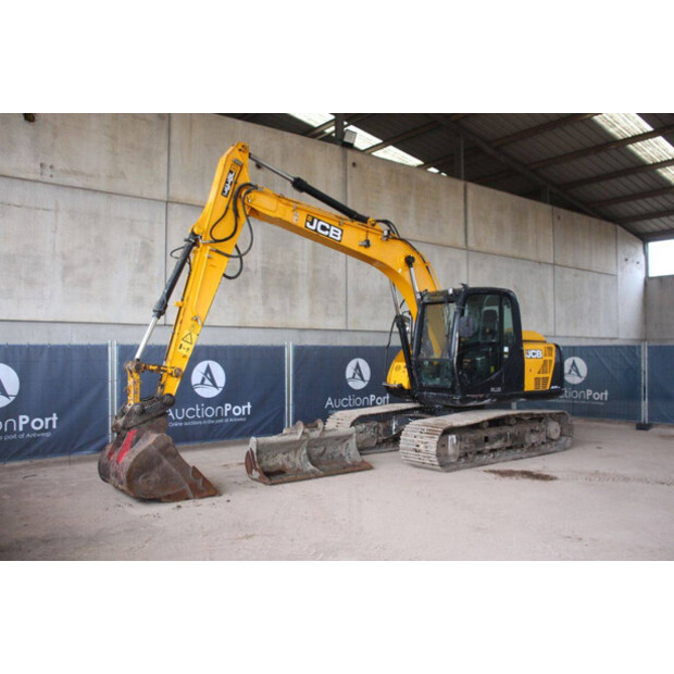 2018 JCB JS131LC-47347795