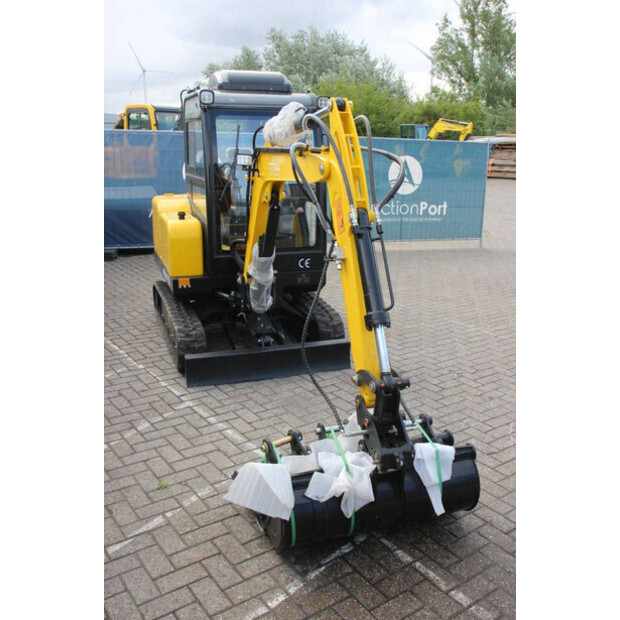 2025 Titan TE30-47349135
