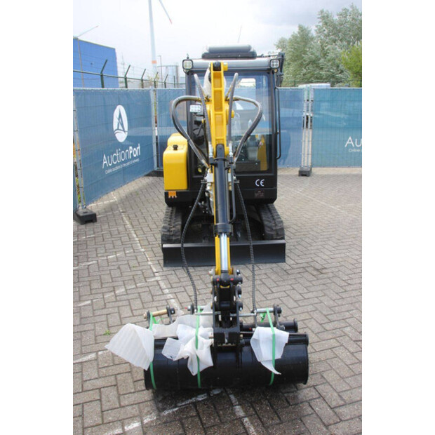 2025 Titan TE30-47349136