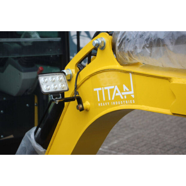 2025 Titan TE18-47349230