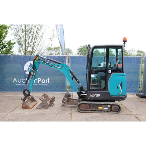 2021 Doosan DX19-47349562