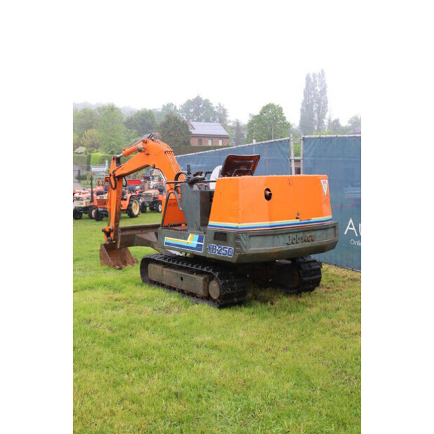TAKEUCHI TB250-47350401