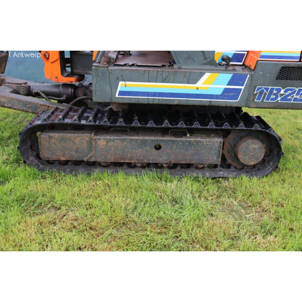 TAKEUCHI TB250-47350416