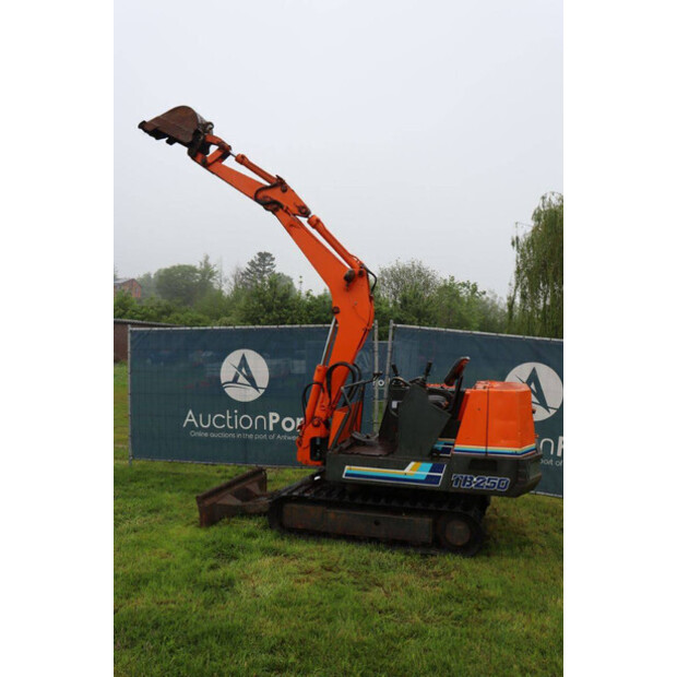 TAKEUCHI TB250-47350434