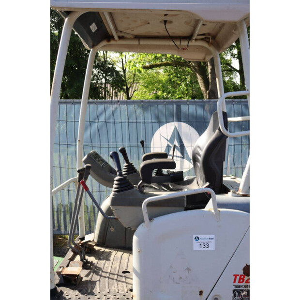 2017 TAKEUCHI TB216-47350670