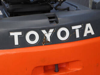 2013-toyota-8fbet16-1455828-47351132