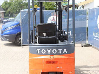 2011-toyota-7fbest15-1455829-47351155
