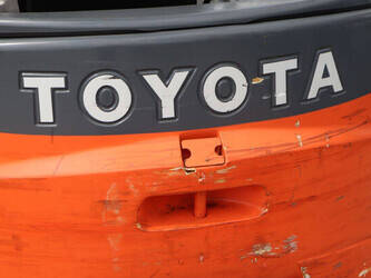 2011-toyota-7fbest15-1455829-47351167