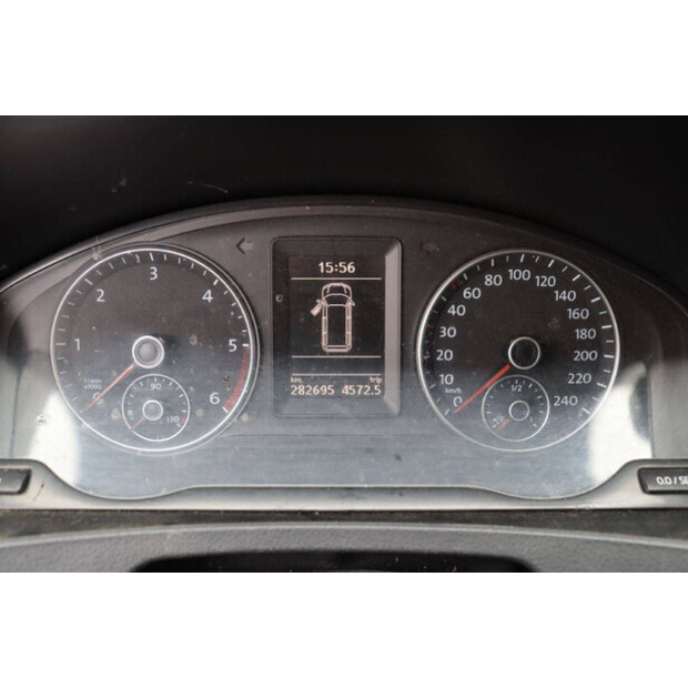 2011 Volkswagen Transporter T5-47352596