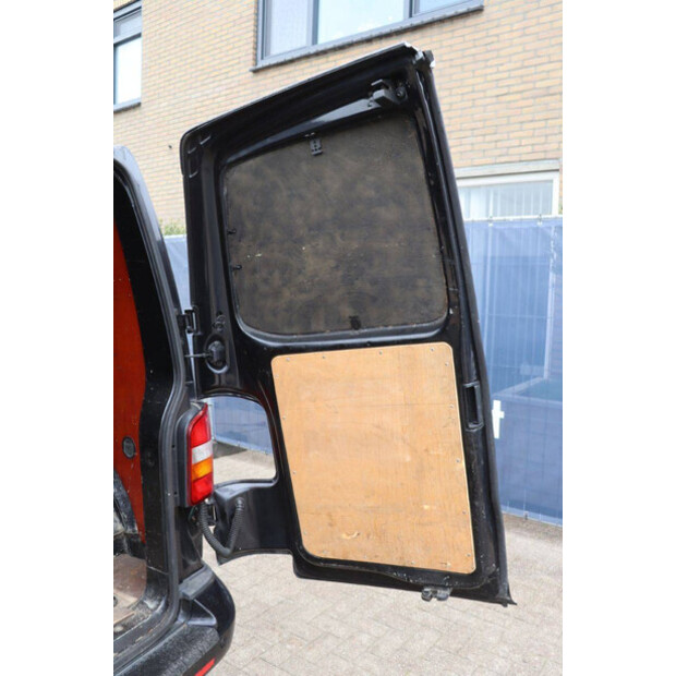 2011 Volkswagen Transporter T5-47352603