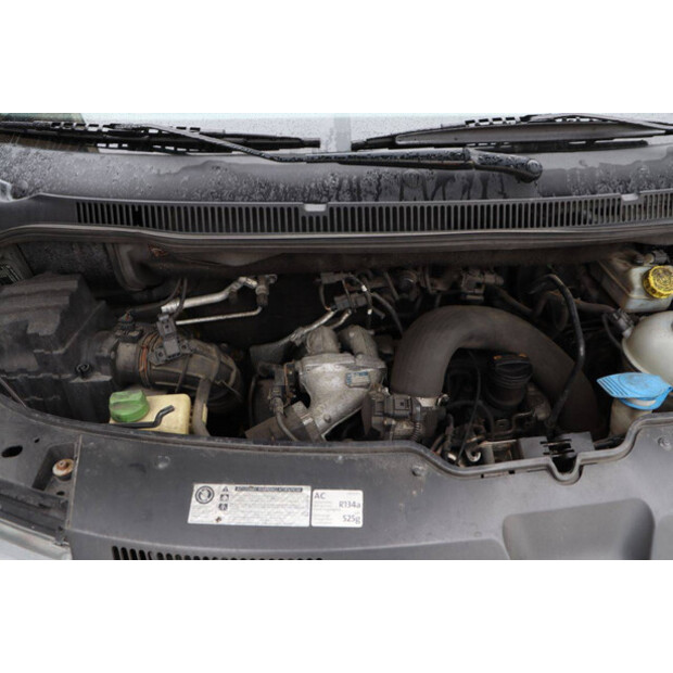 2011 Volkswagen Transporter T5-47352607