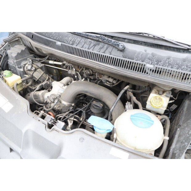 2011 Volkswagen Transporter T5-47352608