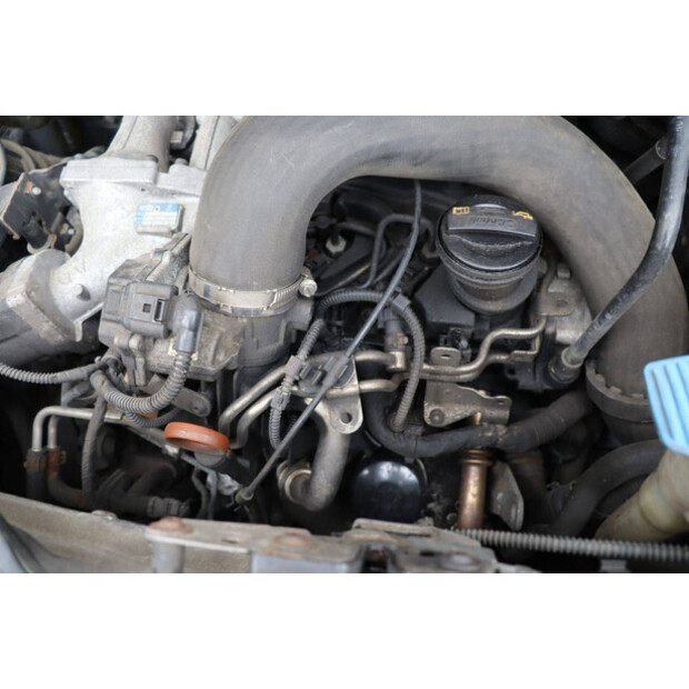 2011 Volkswagen Transporter T5-47352609