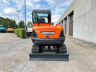2020-doosan-dx55-9cn-47352807