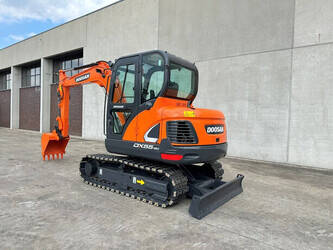2020-doosan-dx55-9cn-47352808