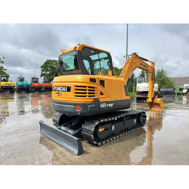 2016 Hyundai R60VS-47352848
