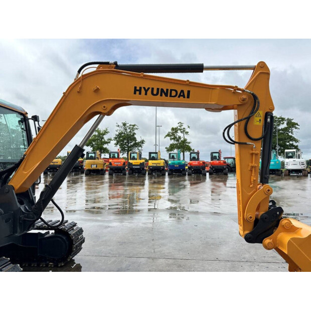 2016 Hyundai R60VS-47352858