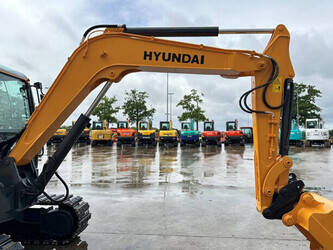 2016-hyundai-r60vs-1455878-47352858