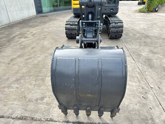 2014-volvo-ec60c-1455879-47352895