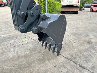 2014-volvo-ec60c-1455879-47352896