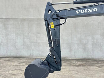 2014-volvo-ec60c-1455879-47352897