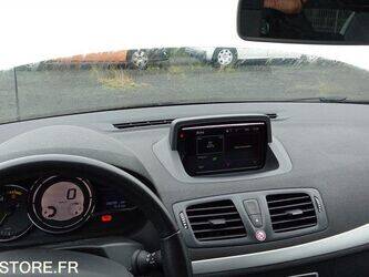 2014-renault-megane-1455536-47367654