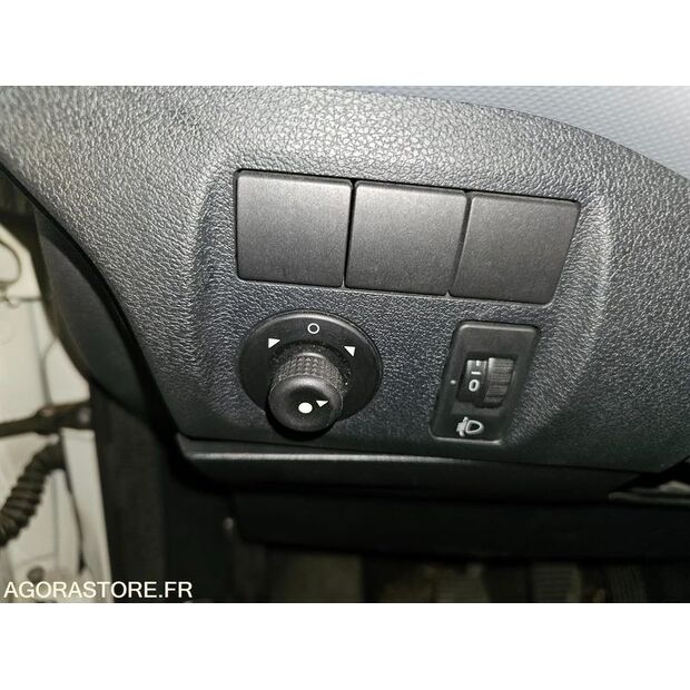 2011 سيتروين BERLINGO-47367706