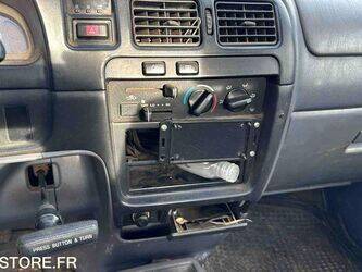 2003-toyota-hilux-1455616-47368055