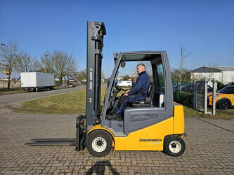 Image de ENGINS DE LEVAGE 2014 Jungheinrich EFG430K À vendre à Allemagne