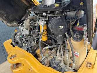 2011-caterpillar-907h-1455965-47369476