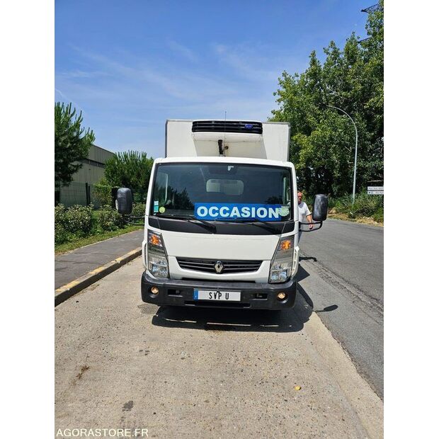 2015 Renault Maxity-47383303