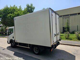 2015-renault-maxity-1456082-47383305