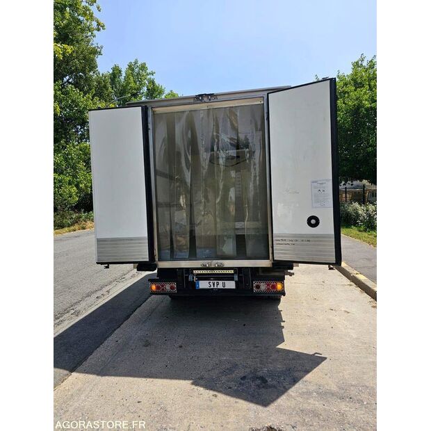 2015 Renault Maxity-47383308