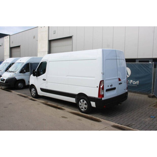 NISSAN NV400-47400563
